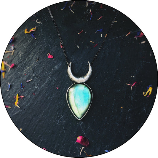 Focus sur la labradorite