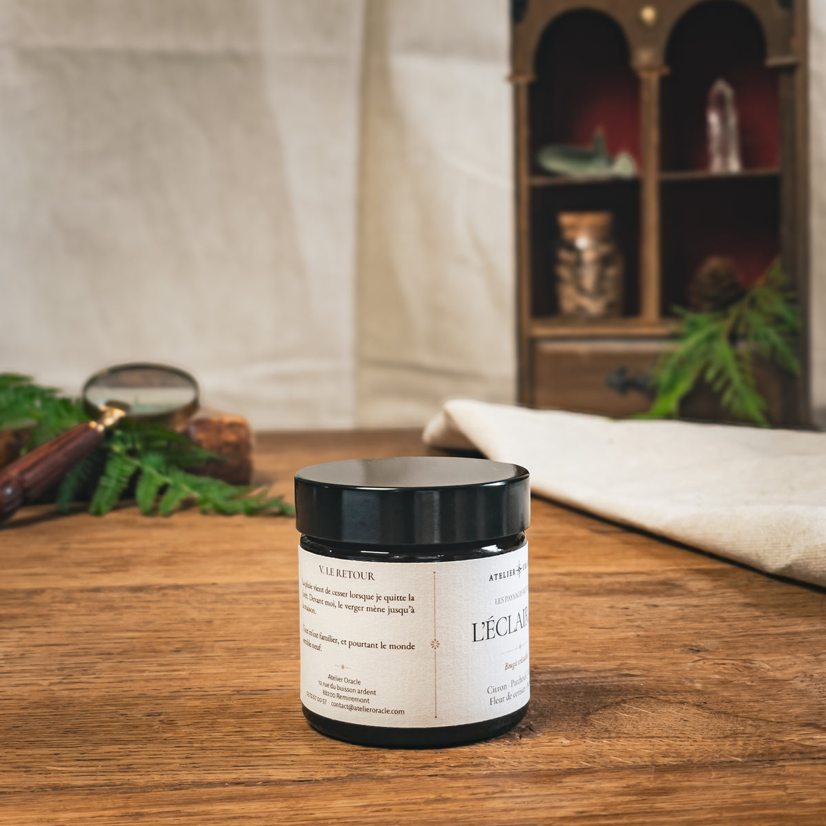 Bougie L'Éclaircie 50 g, vue de dos – Atelier Oracle