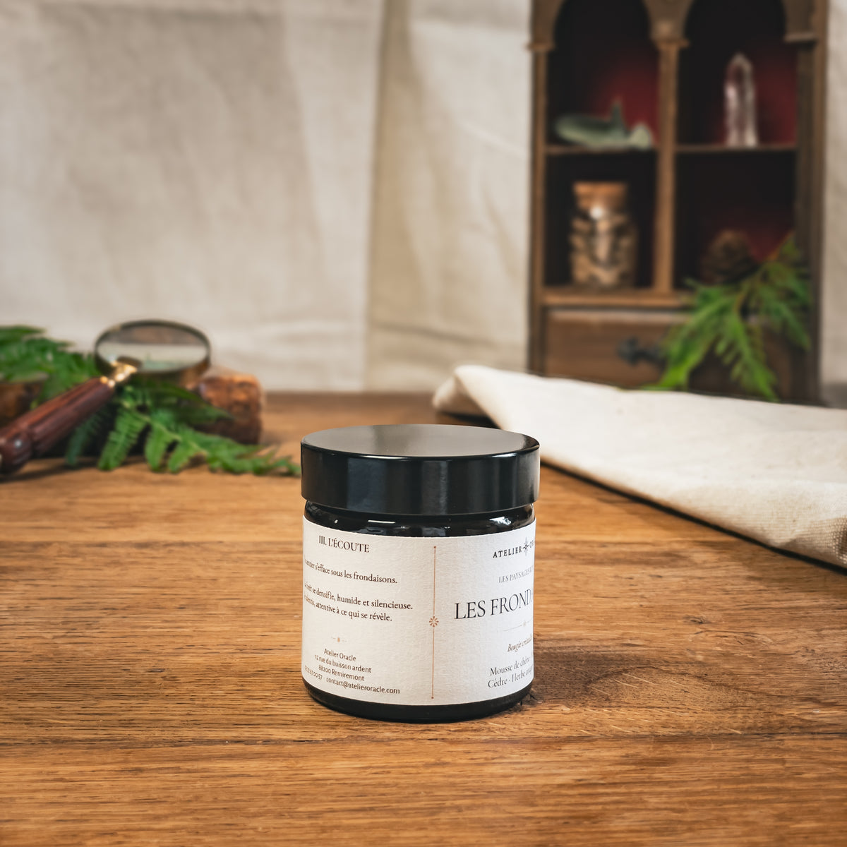 Bougie Les Frondaisons 50 g, vue de dos – Atelier Oracle