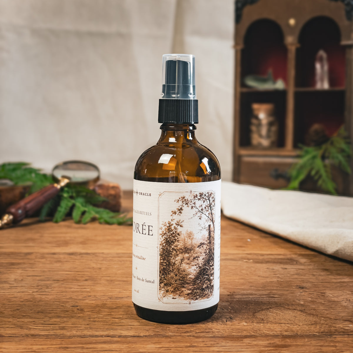 Brume L'Orée 100 ml, vue de côté – Atelier Oracle