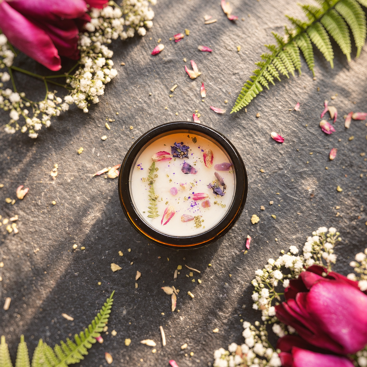 Bougie L’Échappée - Violette des bois, mélisse, citron & cardamome · Agate mousse